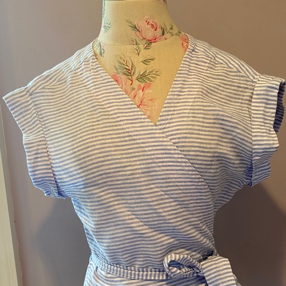 Vineyard Vines Feeder linen Blue and White Striped Wrap Blouse - Picture 2 of 9